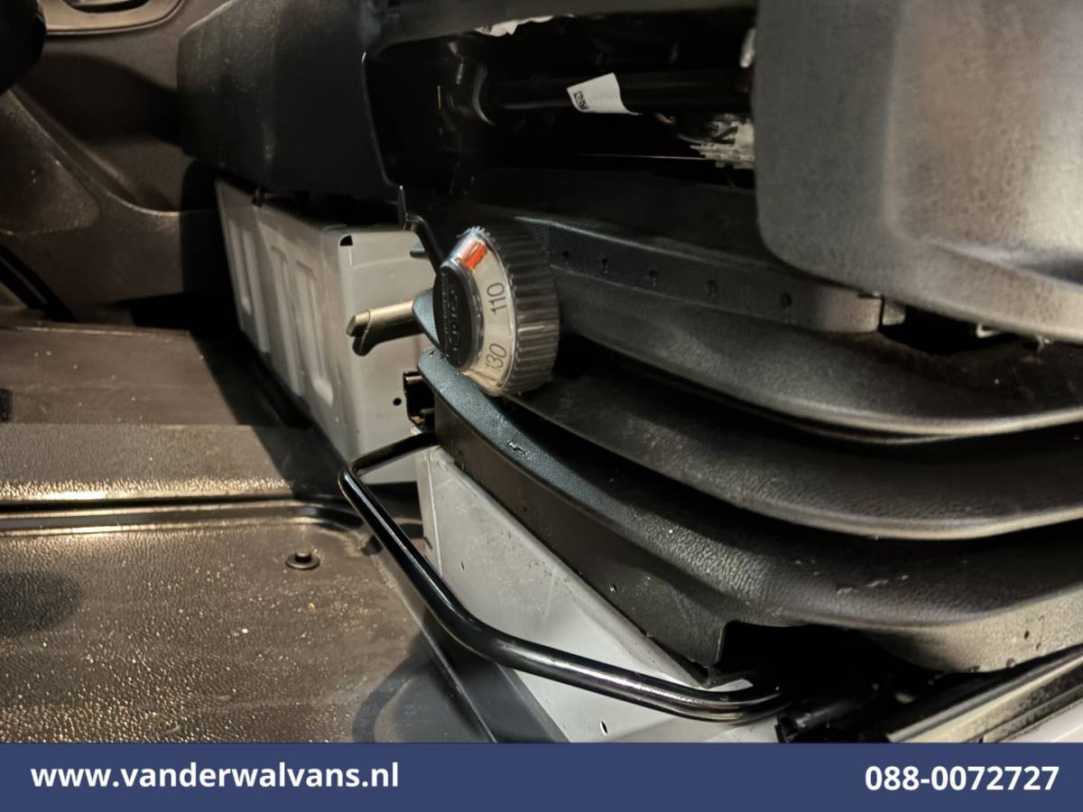 Mercedes-Benz Sprinter Mercedes-Benz Sprinter 317 CDI 170pk L2H2 Euro6 Airco | Camera | Apple Carplay | Cruisecontrol Android Auto, Stoelverwarming, Chauffeursstoel, Parkeersensoren, Bijrijdersbank