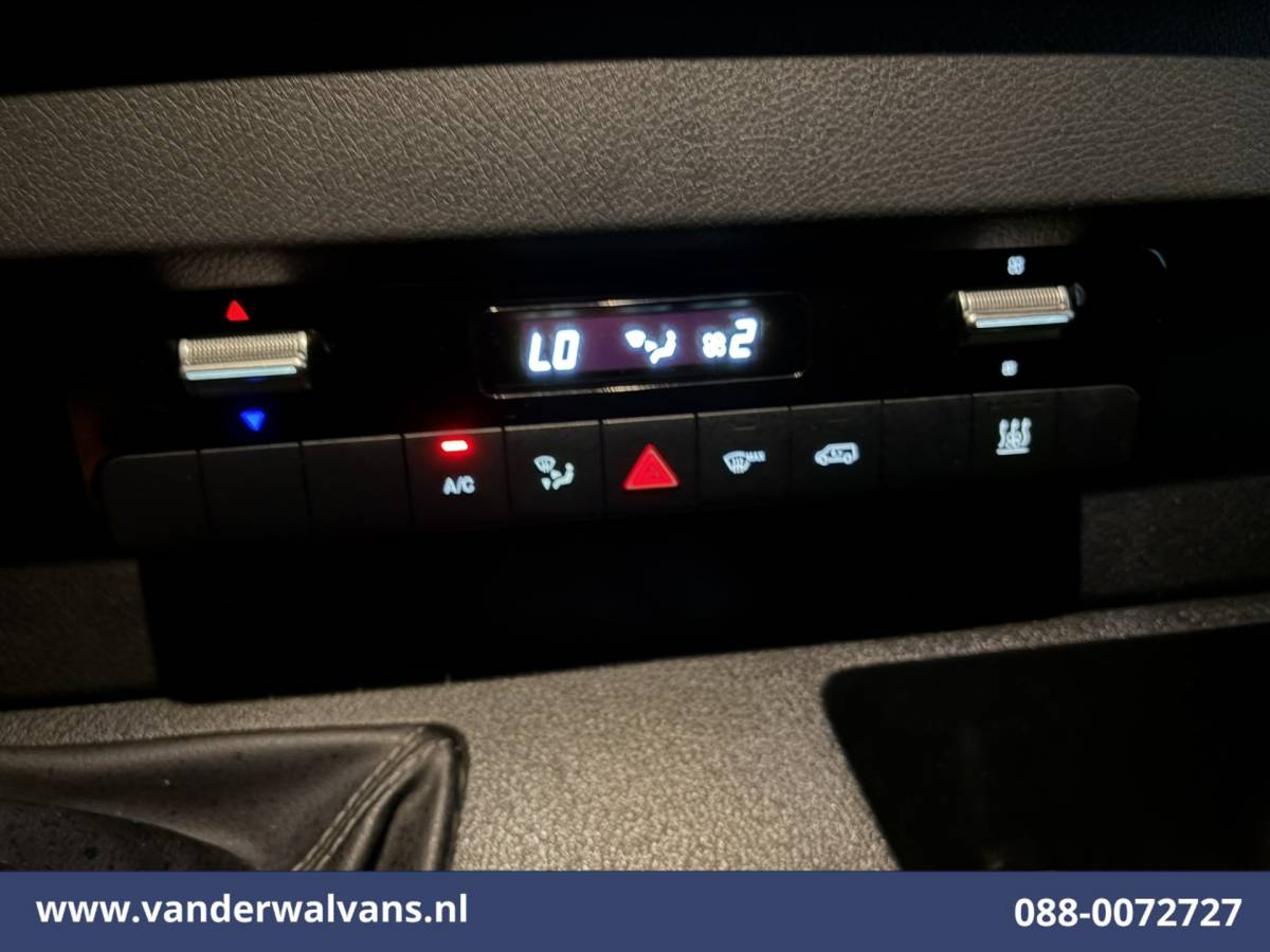 Mercedes-Benz Sprinter Mercedes-Benz Sprinter 317 CDI 170pk L2H2 Euro6 Airco | Camera | Apple Carplay | Cruisecontrol Android Auto, Stoelverwarming, Chauffeursstoel, Parkeersensoren, Bijrijdersbank