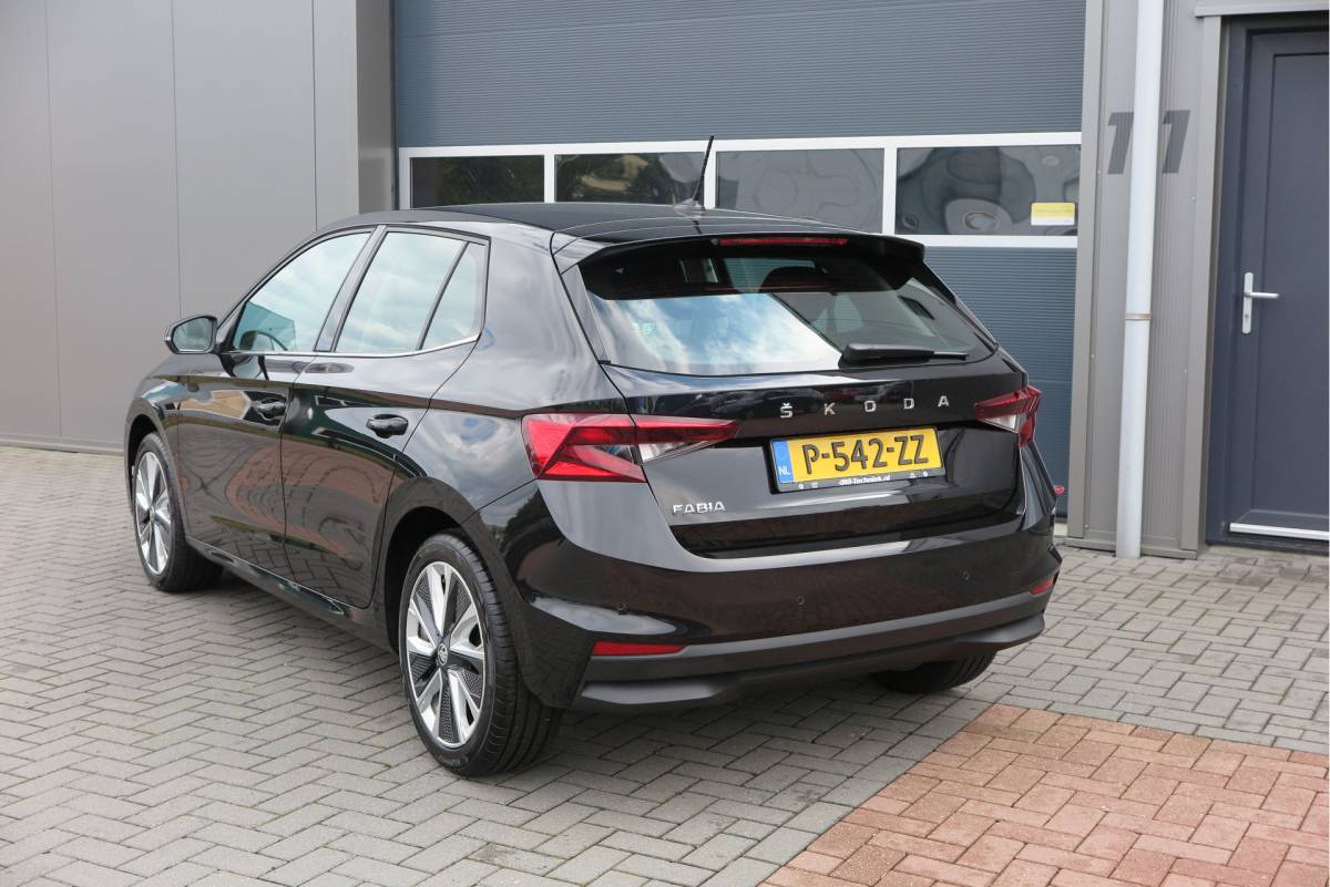 Škoda Fabia ŠKODA Fabia 1.0 TSI 81kw 110pk DSG Business Edition Virtual cockpit,DAB+ , PDC, Navi via Carplay , LMV ,Led, Nieuwe APK