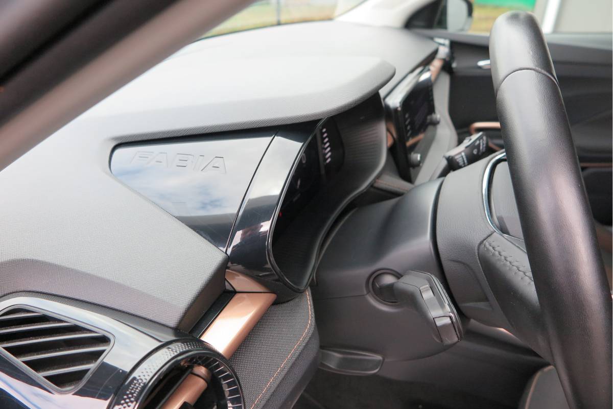 Škoda Fabia ŠKODA Fabia 1.0 TSI 81kw 110pk DSG Business Edition Virtual cockpit,DAB+ , PDC, Navi via Carplay , LMV ,Led, Nieuwe APK