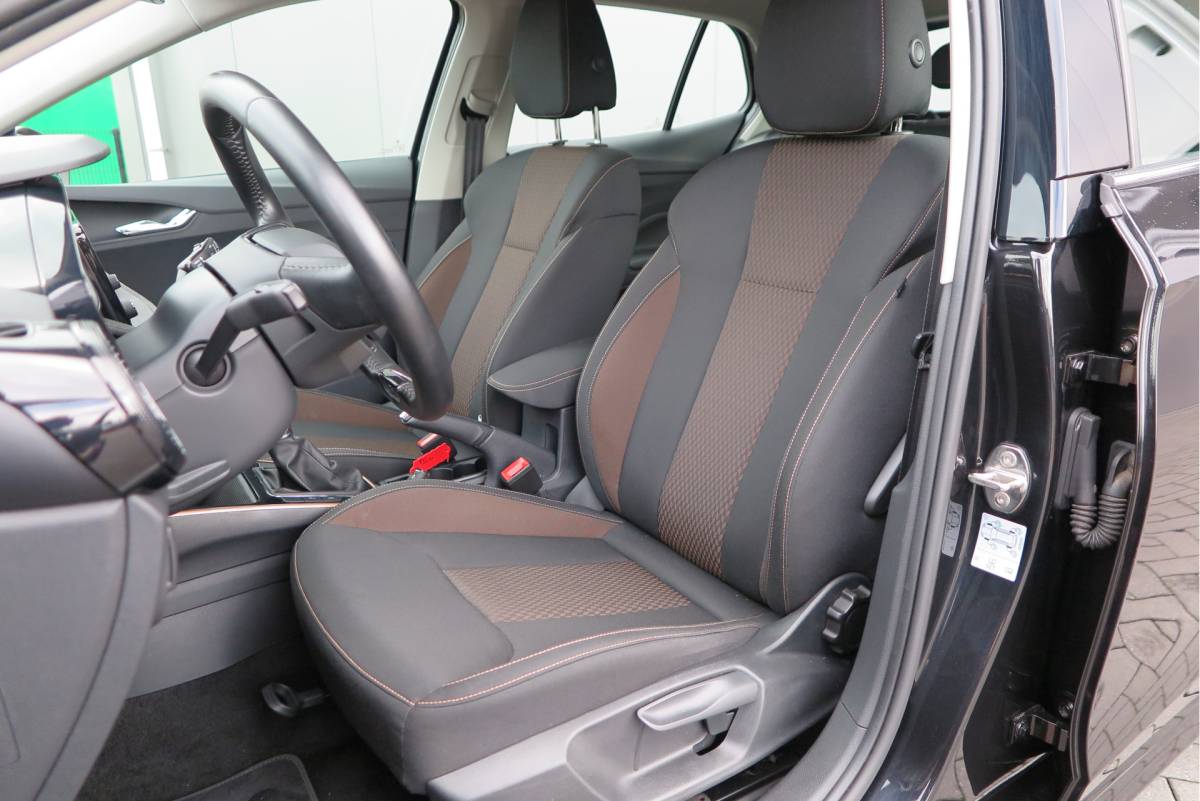 Škoda Fabia ŠKODA Fabia 1.0 TSI 81kw 110pk DSG Business Edition Virtual cockpit,DAB+ , PDC, Navi via Carplay , LMV ,Led, Nieuwe APK