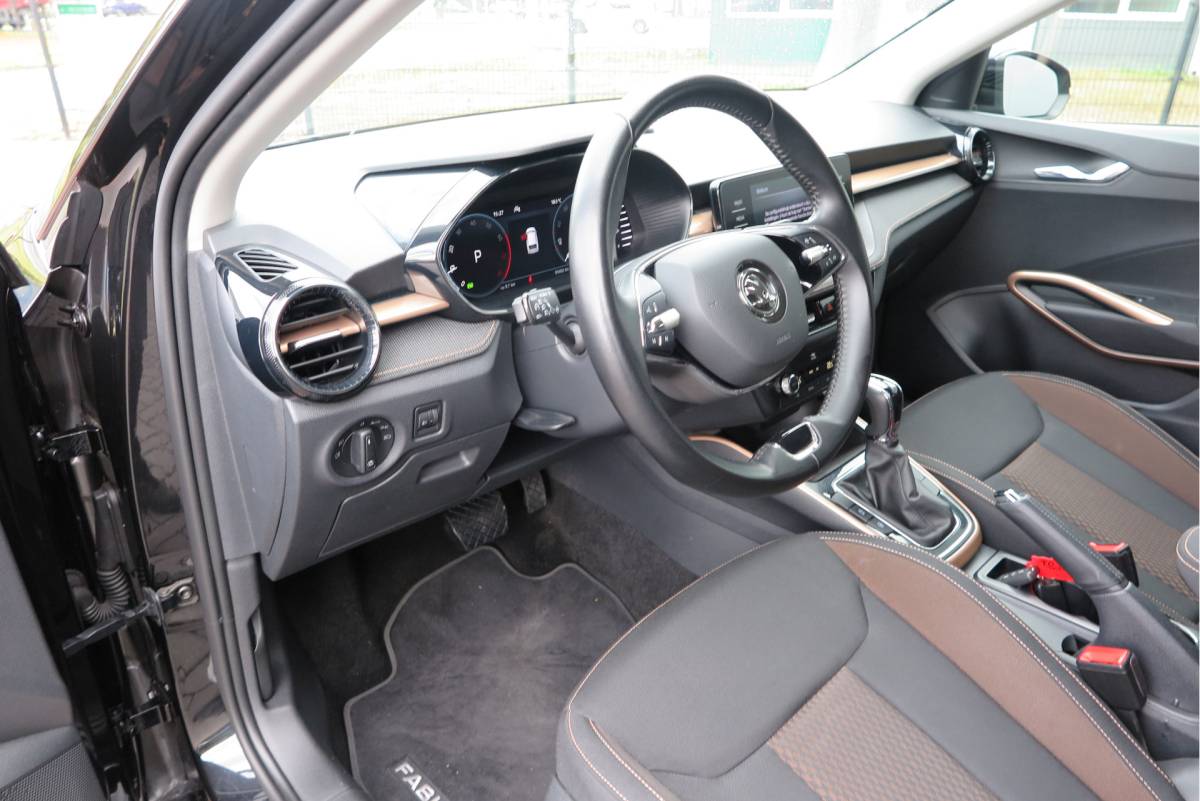 Škoda Fabia ŠKODA Fabia 1.0 TSI 81kw 110pk DSG Business Edition Virtual cockpit,DAB+ , PDC, Navi via Carplay , LMV ,Led, Nieuwe APK