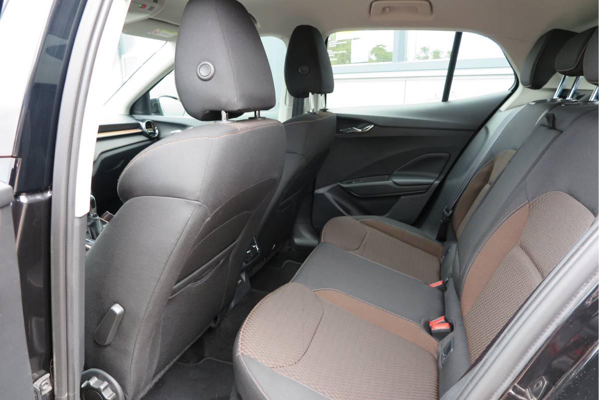 Škoda Fabia ŠKODA Fabia 1.0 TSI 81kw 110pk DSG Business Edition Virtual cockpit,DAB+ , PDC, Navi via Carplay , LMV ,Led, Nieuwe APK