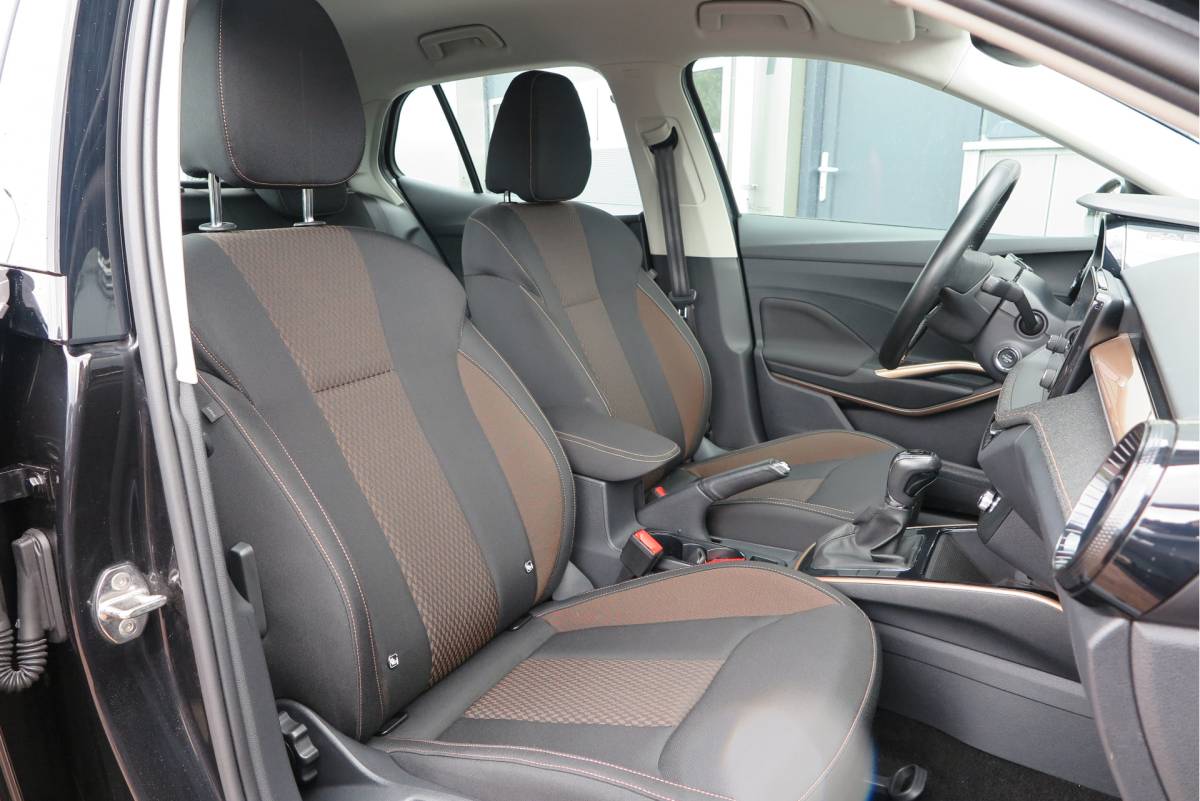 Škoda Fabia ŠKODA Fabia 1.0 TSI 81kw 110pk DSG Business Edition Virtual cockpit,DAB+ , PDC, Navi via Carplay , LMV ,Led, Nieuwe APK