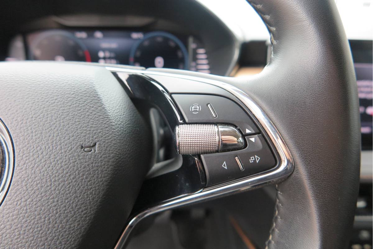 Škoda Fabia ŠKODA Fabia 1.0 TSI 81kw 110pk DSG Business Edition Virtual cockpit,DAB+ , PDC, Navi via Carplay , LMV ,Led, Nieuwe APK