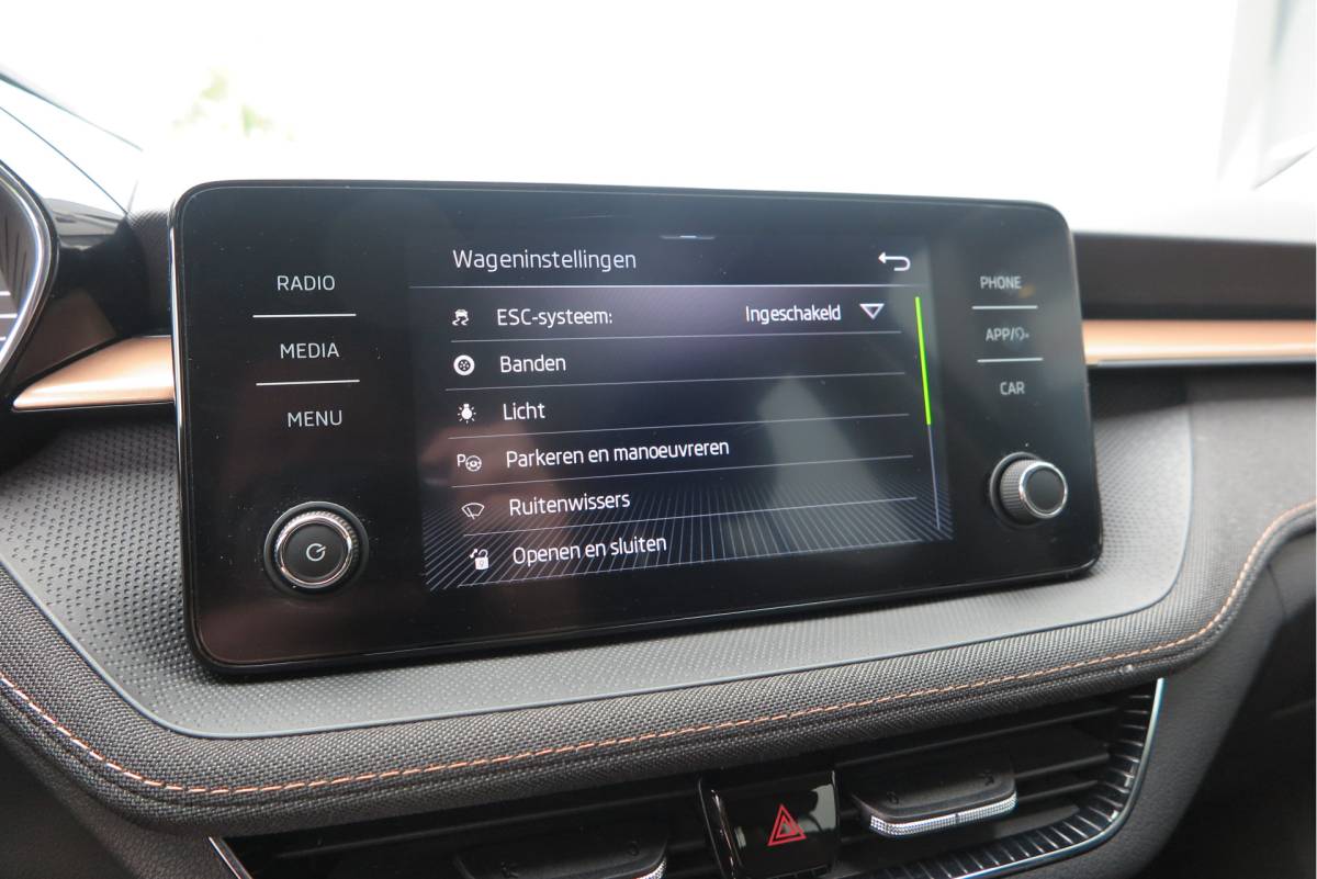 Škoda Fabia ŠKODA Fabia 1.0 TSI 81kw 110pk DSG Business Edition Virtual cockpit,DAB+ , PDC, Navi via Carplay , LMV ,Led, Nieuwe APK