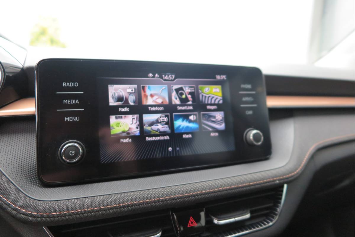 Škoda Fabia ŠKODA Fabia 1.0 TSI 81kw 110pk DSG Business Edition Virtual cockpit,DAB+ , PDC, Navi via Carplay , LMV ,Led, Nieuwe APK