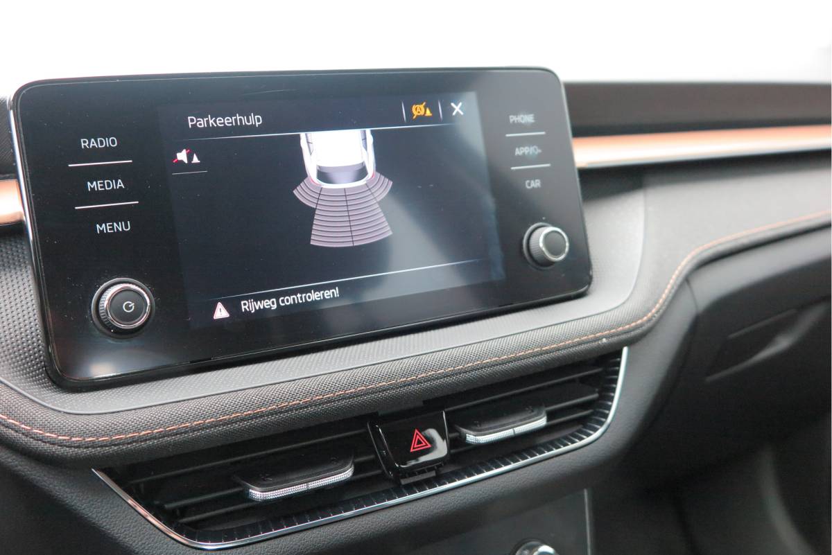 Škoda Fabia ŠKODA Fabia 1.0 TSI 81kw 110pk DSG Business Edition Virtual cockpit,DAB+ , PDC, Navi via Carplay , LMV ,Led, Nieuwe APK