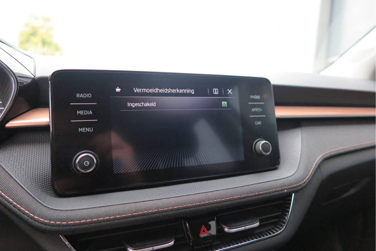 Škoda Fabia ŠKODA Fabia 1.0 TSI 81kw 110pk DSG Business Edition Virtual cockpit,DAB+ , PDC, Navi via Carplay , LMV ,Led, Nieuwe APK
