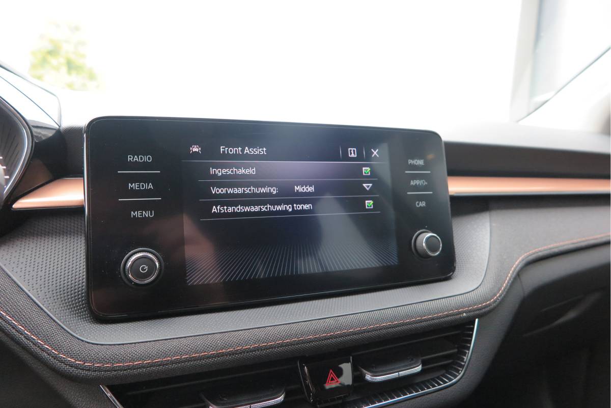 Škoda Fabia ŠKODA Fabia 1.0 TSI 81kw 110pk DSG Business Edition Virtual cockpit,DAB+ , PDC, Navi via Carplay , LMV ,Led, Nieuwe APK