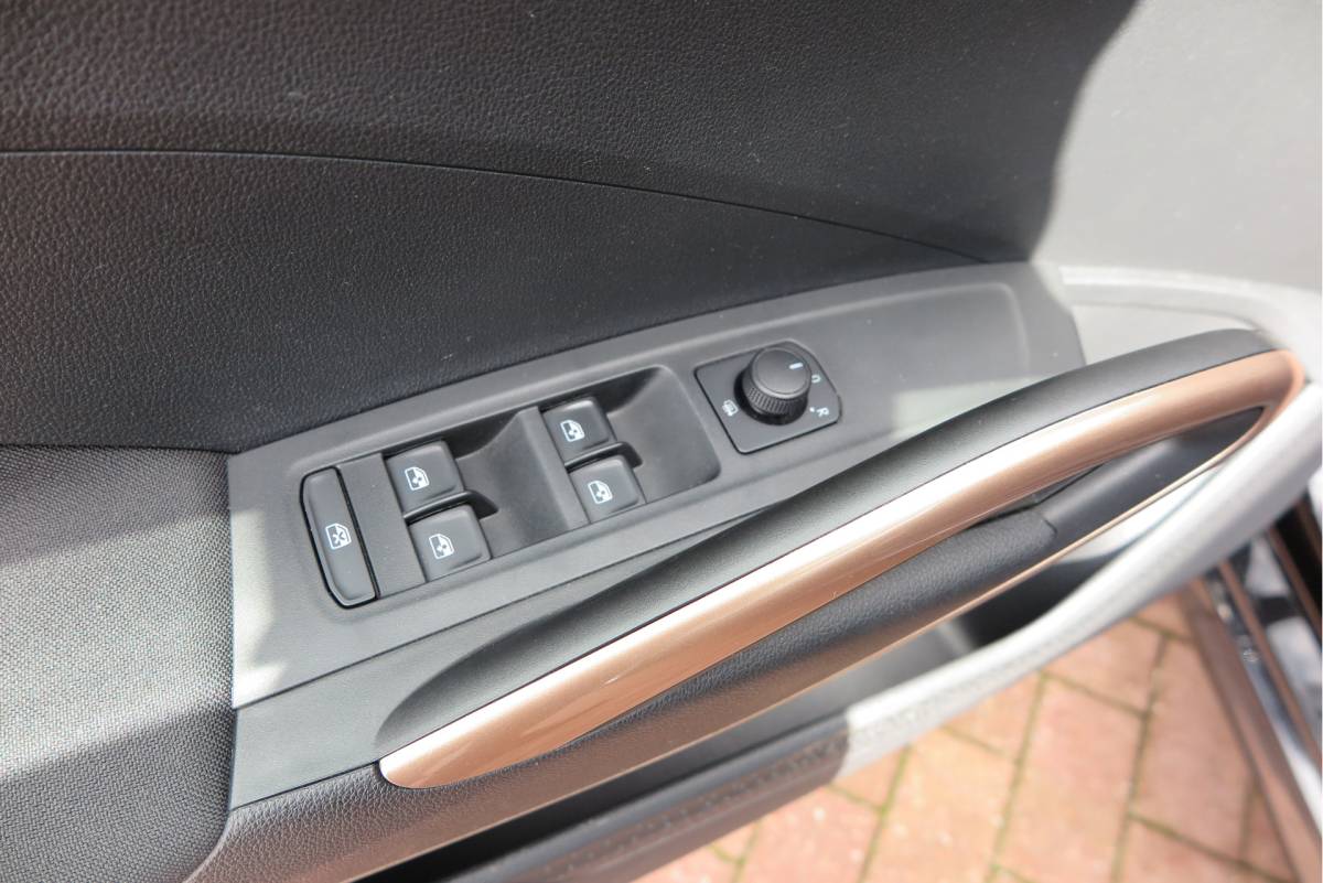 Škoda Fabia ŠKODA Fabia 1.0 TSI 81kw 110pk DSG Business Edition Virtual cockpit,DAB+ , PDC, Navi via Carplay , LMV ,Led, Nieuwe APK