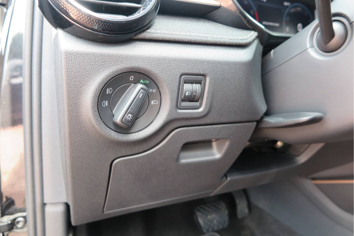 Škoda Fabia ŠKODA Fabia 1.0 TSI 81kw 110pk DSG Business Edition Virtual cockpit,DAB+ , PDC, Navi via Carplay , LMV ,Led, Nieuwe APK