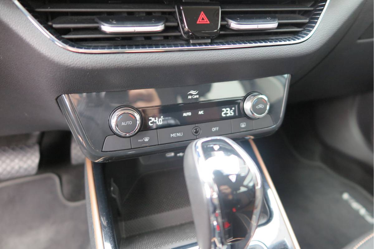 Škoda Fabia ŠKODA Fabia 1.0 TSI 81kw 110pk DSG Business Edition Virtual cockpit,DAB+ , PDC, Navi via Carplay , LMV ,Led, Nieuwe APK