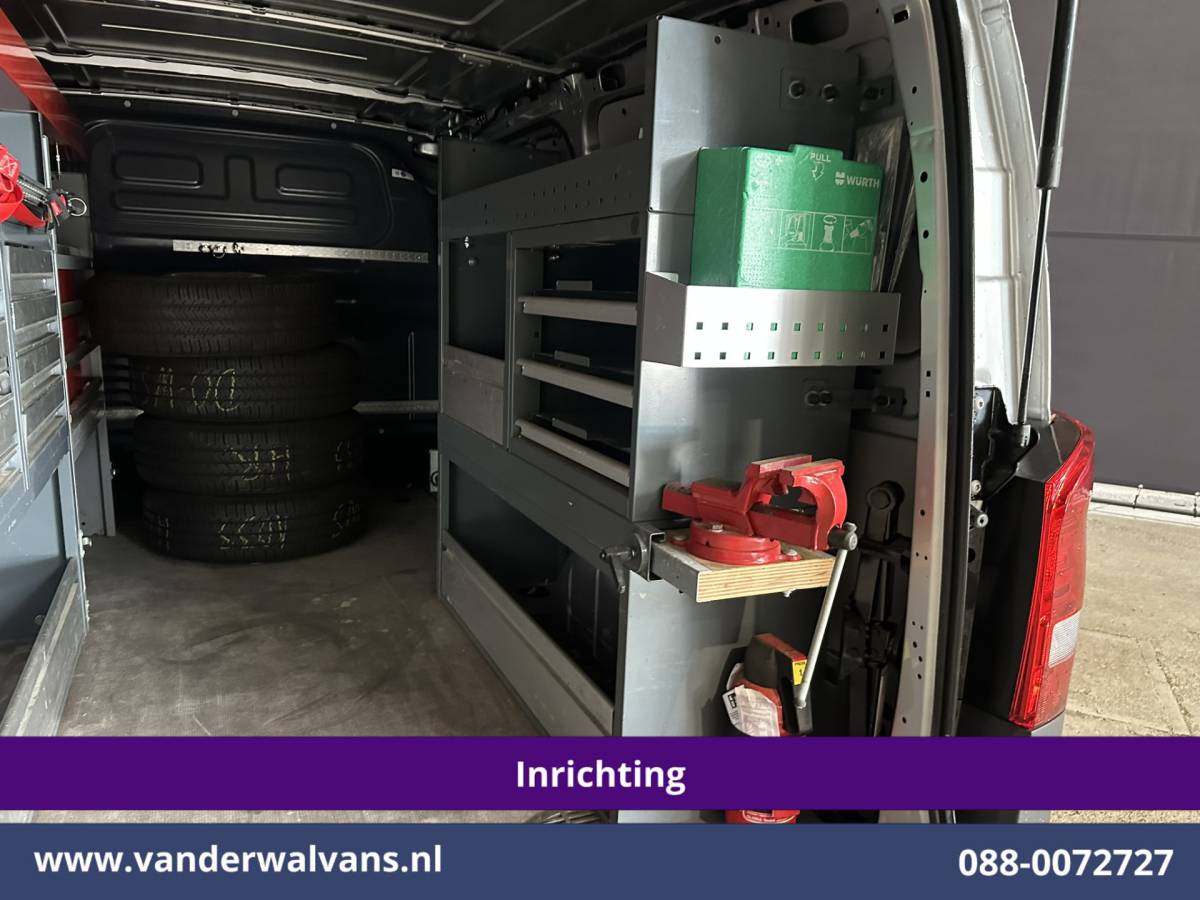 Mercedes-Benz Vito Mercedes-Benz Vito 114 CDI 136pk RWD L2H1 Inrichting Euro6 Airco | Camera | Navigatie | Cruisecontrol | Trekhaak Bijrijdersbank, Achterklep