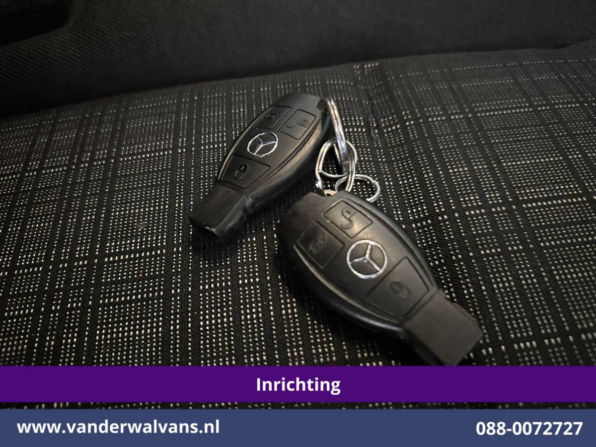 Mercedes-Benz Vito Mercedes-Benz Vito 114 CDI 136pk RWD L2H1 Inrichting Euro6 Airco | Camera | Navigatie | Cruisecontrol | Trekhaak Bijrijdersbank, Achterklep