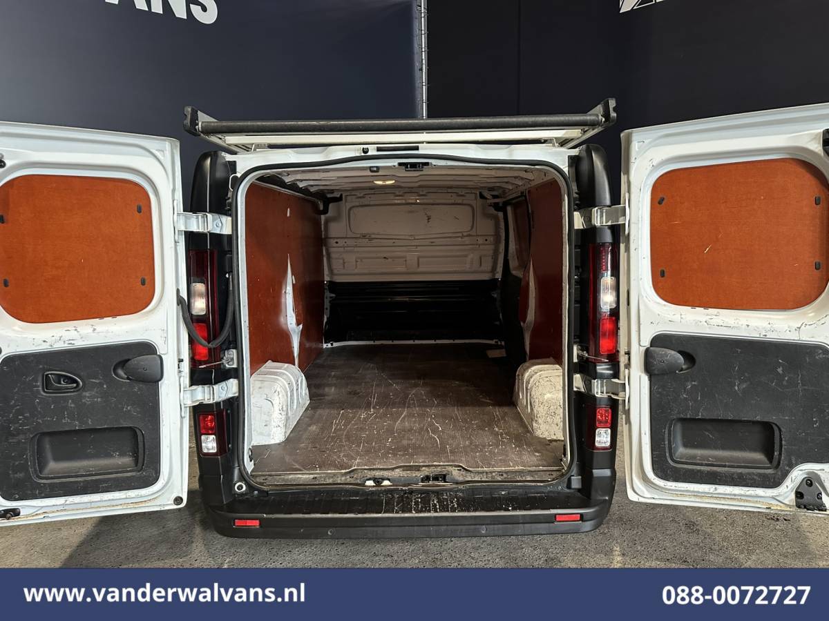 Renault Trafic Renault Trafic 2.0 dCi 130pk L2H1 Euro6 Airco | Imperiaal | LED | Cruisecontrol | Parkeersensoren Bijrijdersbank