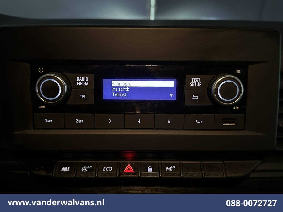 Renault Trafic Renault Trafic 2.0 dCi 130pk L2H1 Euro6 Airco | Imperiaal | LED | Cruisecontrol | Parkeersensoren Bijrijdersbank