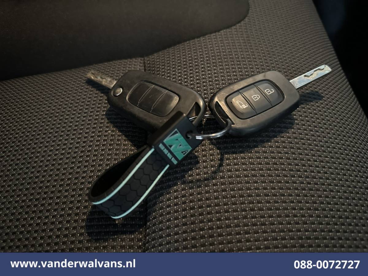 Renault Trafic Renault Trafic 2.0 dCi 130pk L2H1 Euro6 Airco | Imperiaal | LED | Cruisecontrol | Parkeersensoren Bijrijdersbank