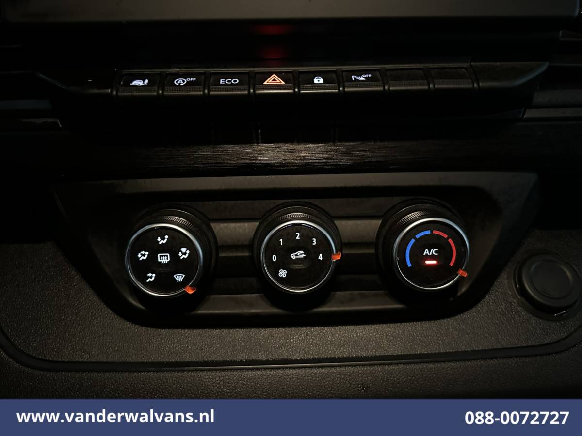 Renault Trafic Renault Trafic 2.0 dCi 130pk L2H1 Euro6 Airco | Imperiaal | LED | Cruisecontrol | Parkeersensoren Bijrijdersbank