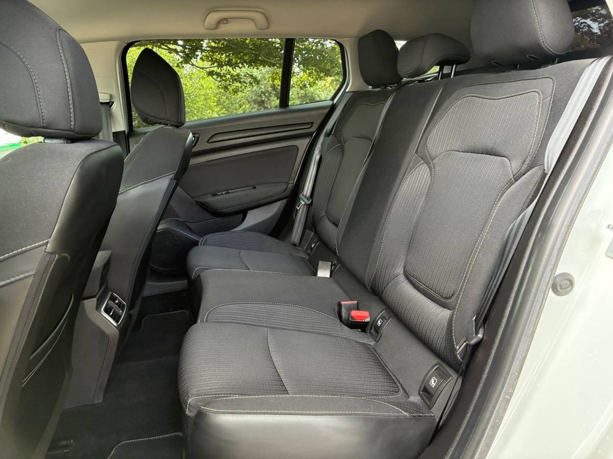 Renault Mégane Estate Renault Mégane Estate 1.5 dCi Eco2 Zen | Navi + Clima + Cruise nu €6.975,-!!