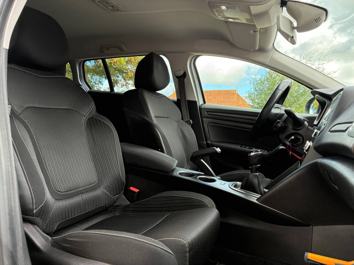 Renault Mégane Estate Renault Mégane Estate 1.5 dCi Eco2 Zen | Navi + Clima + Cruise nu €6.975,-!!