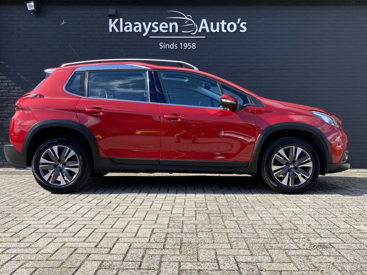 Peugeot 2008 Peugeot 2008 1.2 PureTech Allure AUT. | dealer onderh. | panoramadak | trekhaak | navigatie | cruise control | all season banden