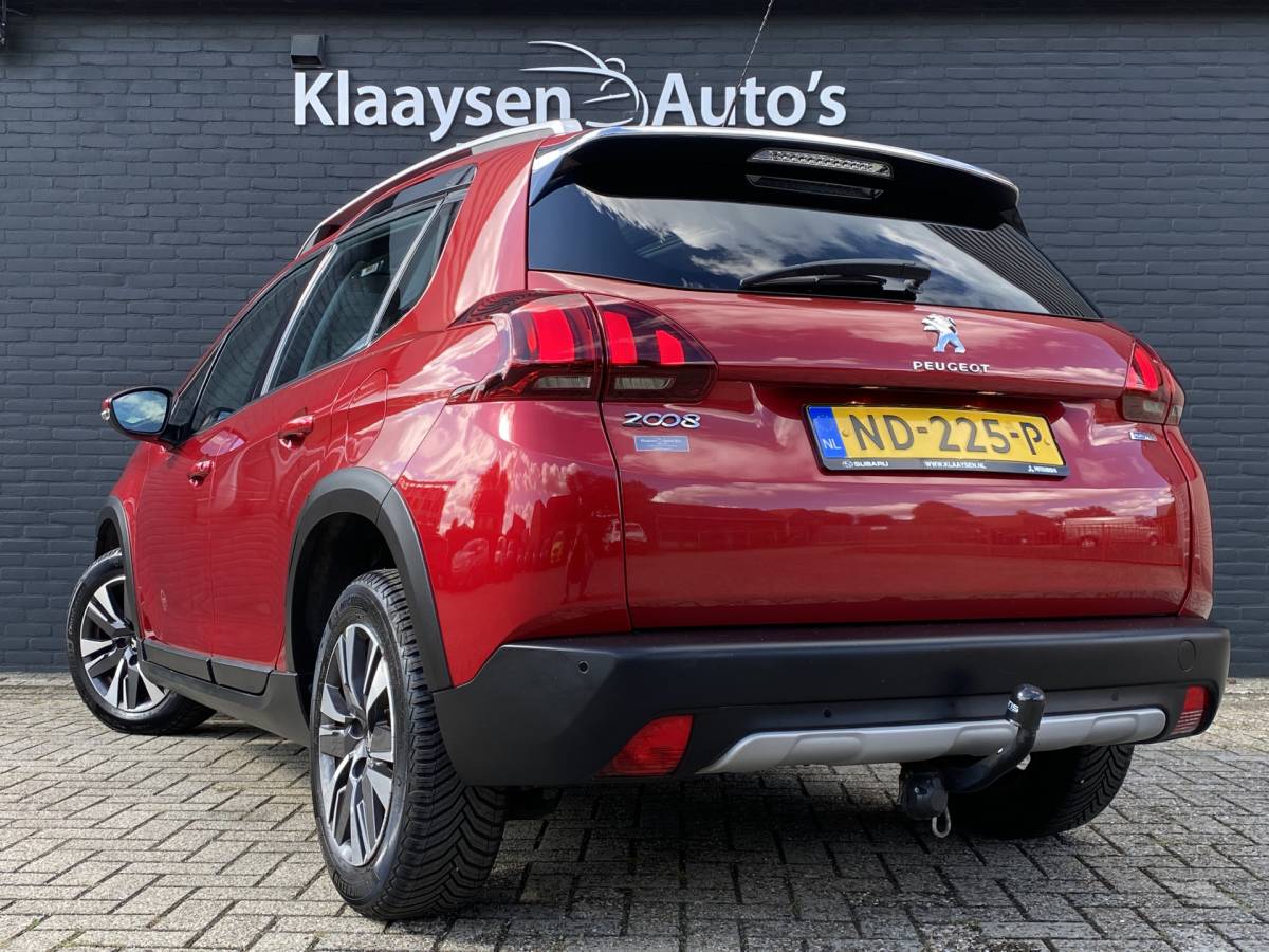 Peugeot 2008 Peugeot 2008 1.2 PureTech Allure AUT. | dealer onderh. | panoramadak | trekhaak | navigatie | cruise control | all season banden
