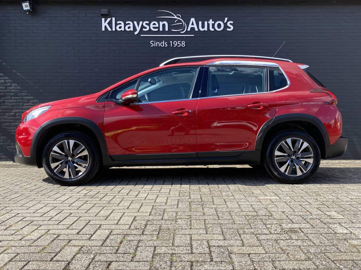 Peugeot 2008 Peugeot 2008 1.2 PureTech Allure AUT. | dealer onderh. | panoramadak | trekhaak | navigatie | cruise control | all season banden