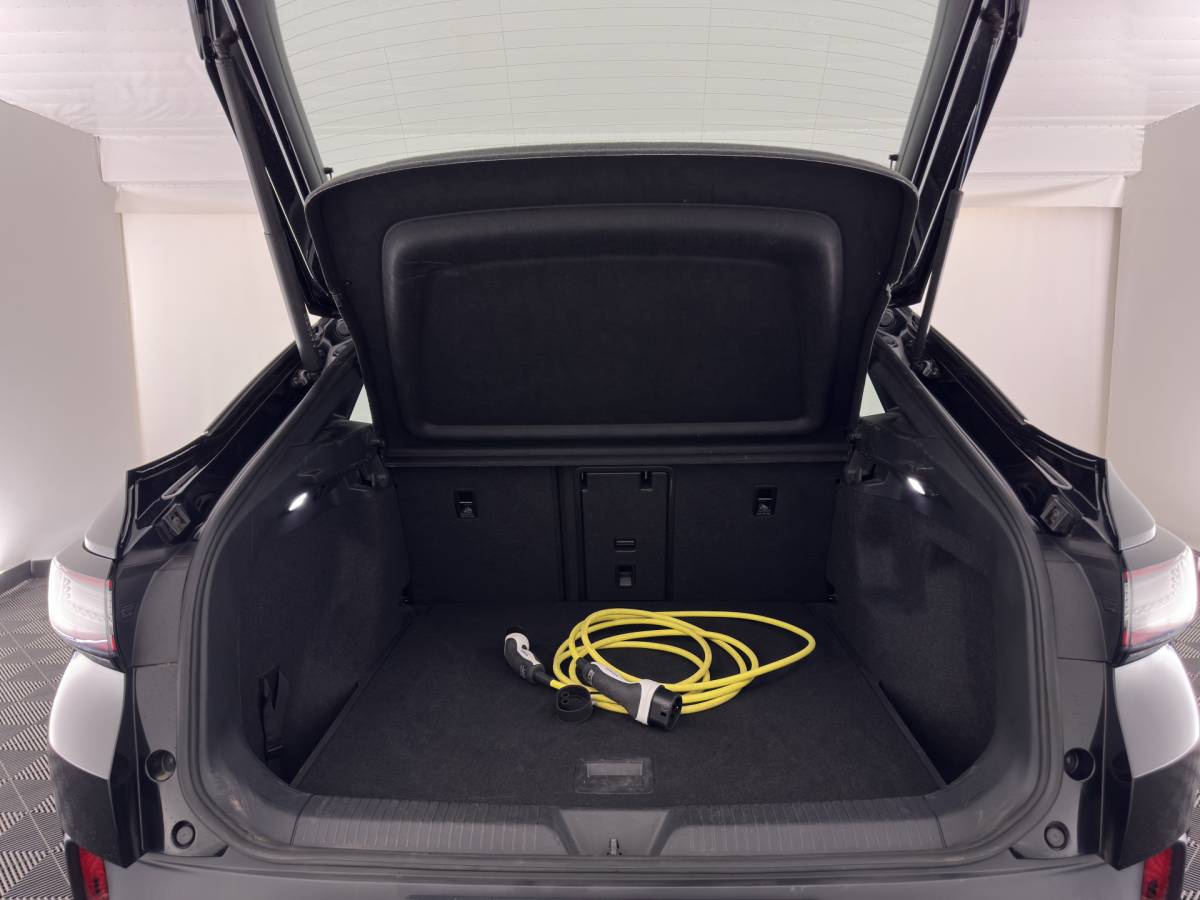 Volkswagen ID.5 Volkswagen ID.5 Pro Business 77 kWh [3-Fase-11kW] {SoH-93%} (INCL-BTW) *HEATPUMP | LEATHER-ALCANTARA | FULL-LED | ADAPTIVE-CRUISE |  DIGI-COCKPIT | HEATED-COMFORTSEATS | KEYLESS | DAB+ | AMBIENTLIGHT | NAVI-FULLMAP | CAMERA | TOWBAR | HEAD-UP | 19”AL