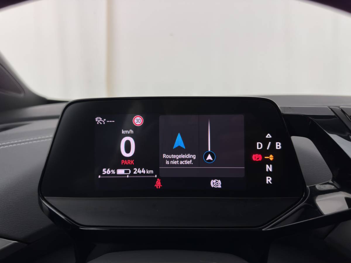 Volkswagen ID.5 Volkswagen ID.5 Pro Business 77 kWh [3-Fase-11kW] {SoH-93%} (INCL-BTW) *HEATPUMP | LEATHER-ALCANTARA | FULL-LED | ADAPTIVE-CRUISE |  DIGI-COCKPIT | HEATED-COMFORTSEATS | KEYLESS | DAB+ | AMBIENTLIGHT | NAVI-FULLMAP | CAMERA | TOWBAR | HEAD-UP | 19”AL