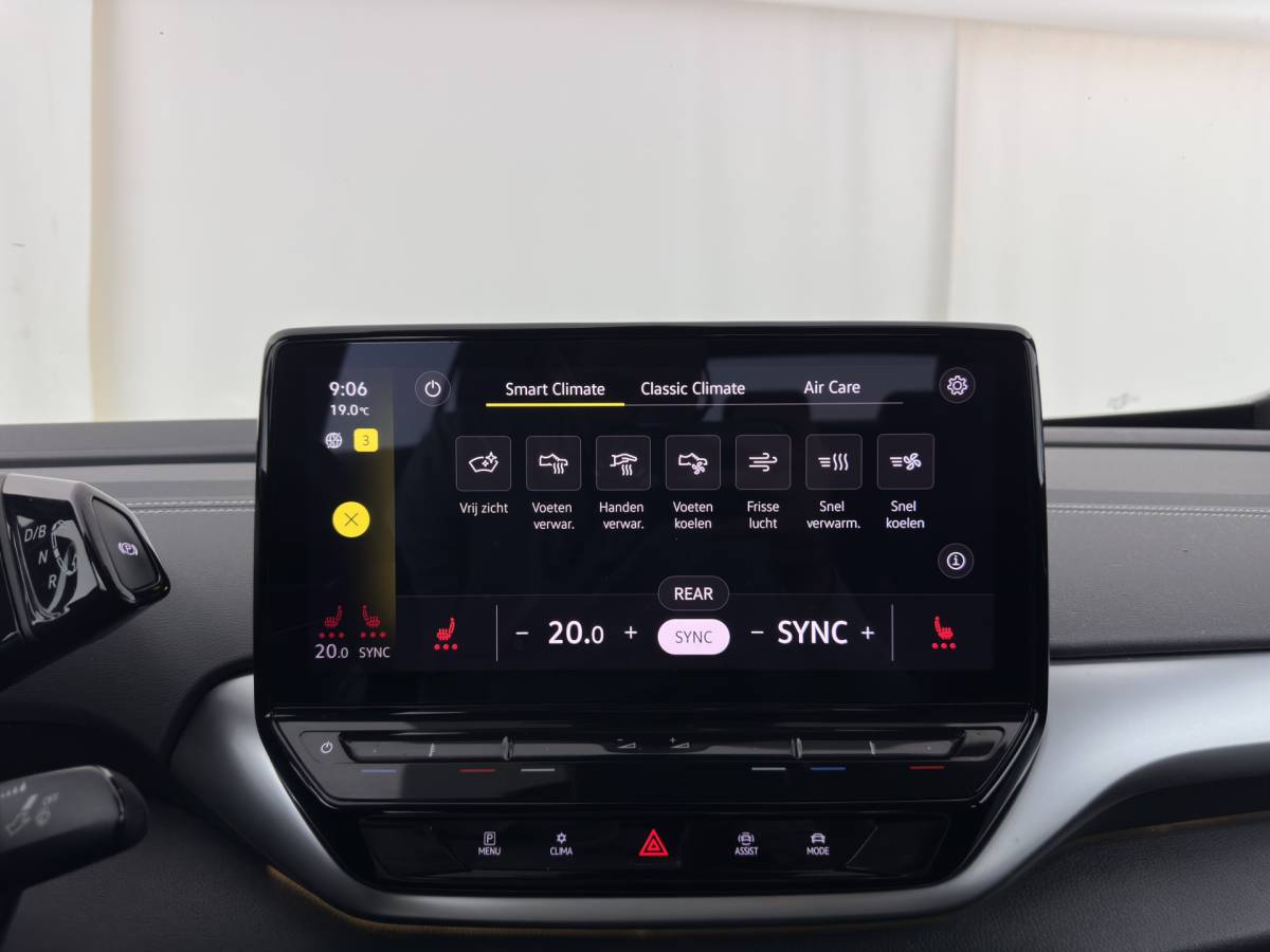 Volkswagen ID.5 Volkswagen ID.5 Pro Business 77 kWh [3-Fase-11kW] {SoH-93%} (INCL-BTW) *HEATPUMP | LEATHER-ALCANTARA | FULL-LED | ADAPTIVE-CRUISE |  DIGI-COCKPIT | HEATED-COMFORTSEATS | KEYLESS | DAB+ | AMBIENTLIGHT | NAVI-FULLMAP | CAMERA | TOWBAR | HEAD-UP | 19”AL