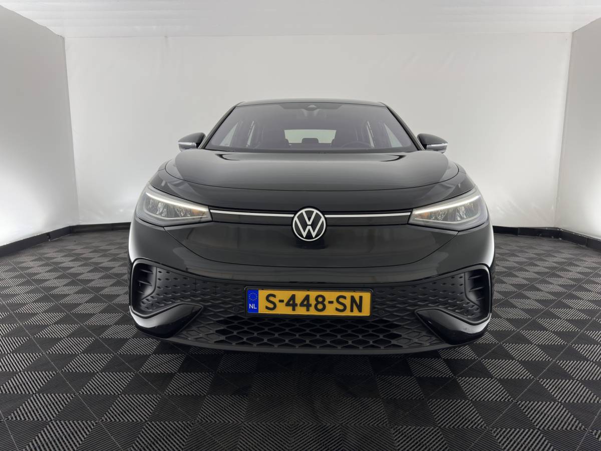 Volkswagen ID.5 Volkswagen ID.5 Pro Business 77 kWh [3-Fase-11kW] {SoH-93%} (INCL-BTW) *HEATPUMP | LEATHER-ALCANTARA | FULL-LED | ADAPTIVE-CRUISE |  DIGI-COCKPIT | HEATED-COMFORTSEATS | KEYLESS | DAB+ | AMBIENTLIGHT | NAVI-FULLMAP | CAMERA | TOWBAR | HEAD-UP | 19”AL