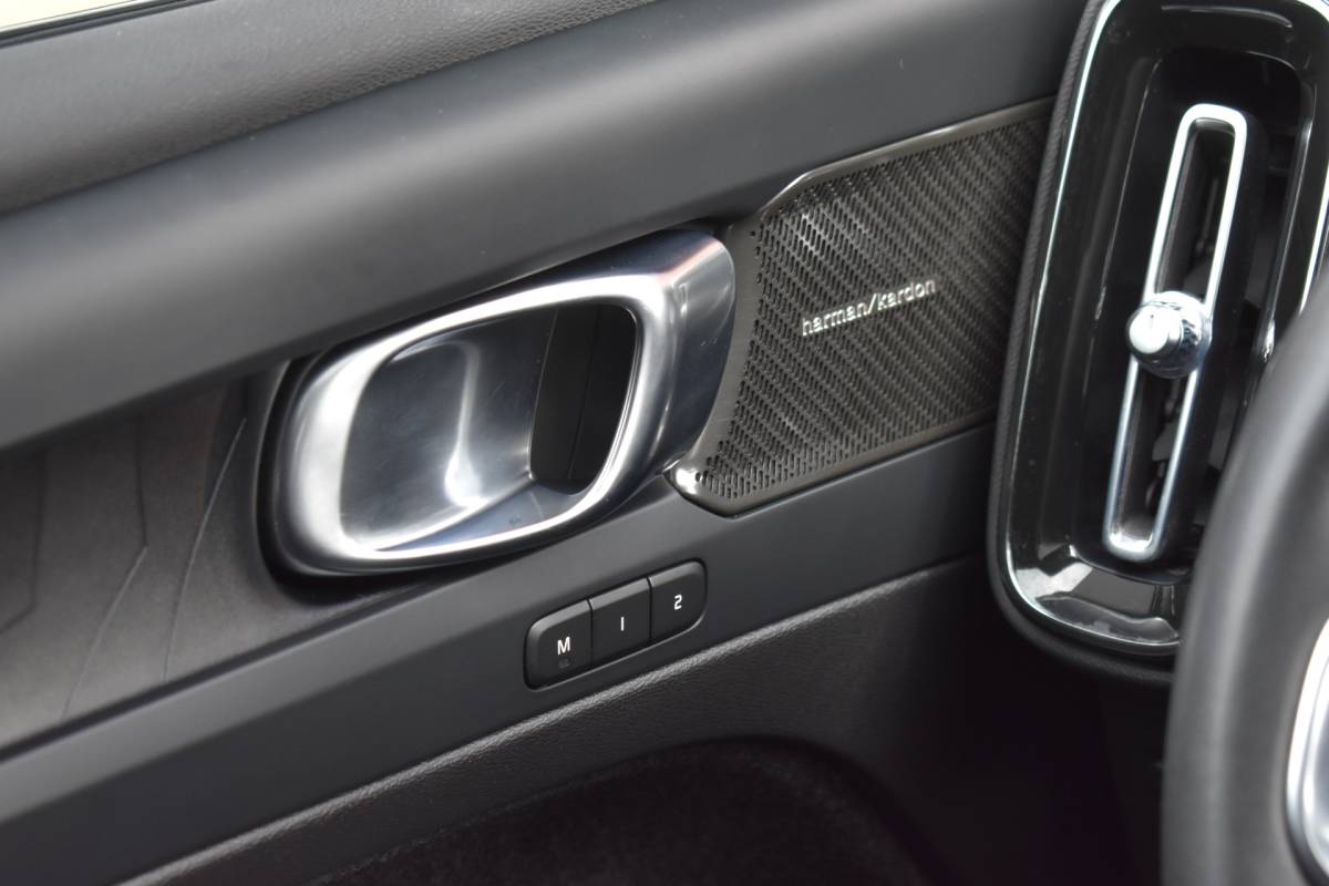Volvo XC40 Volvo XC40 T5 262PK Recharge Ultimate Dark | Luxury-pakket | Trekhaak | Rondomzicht camera