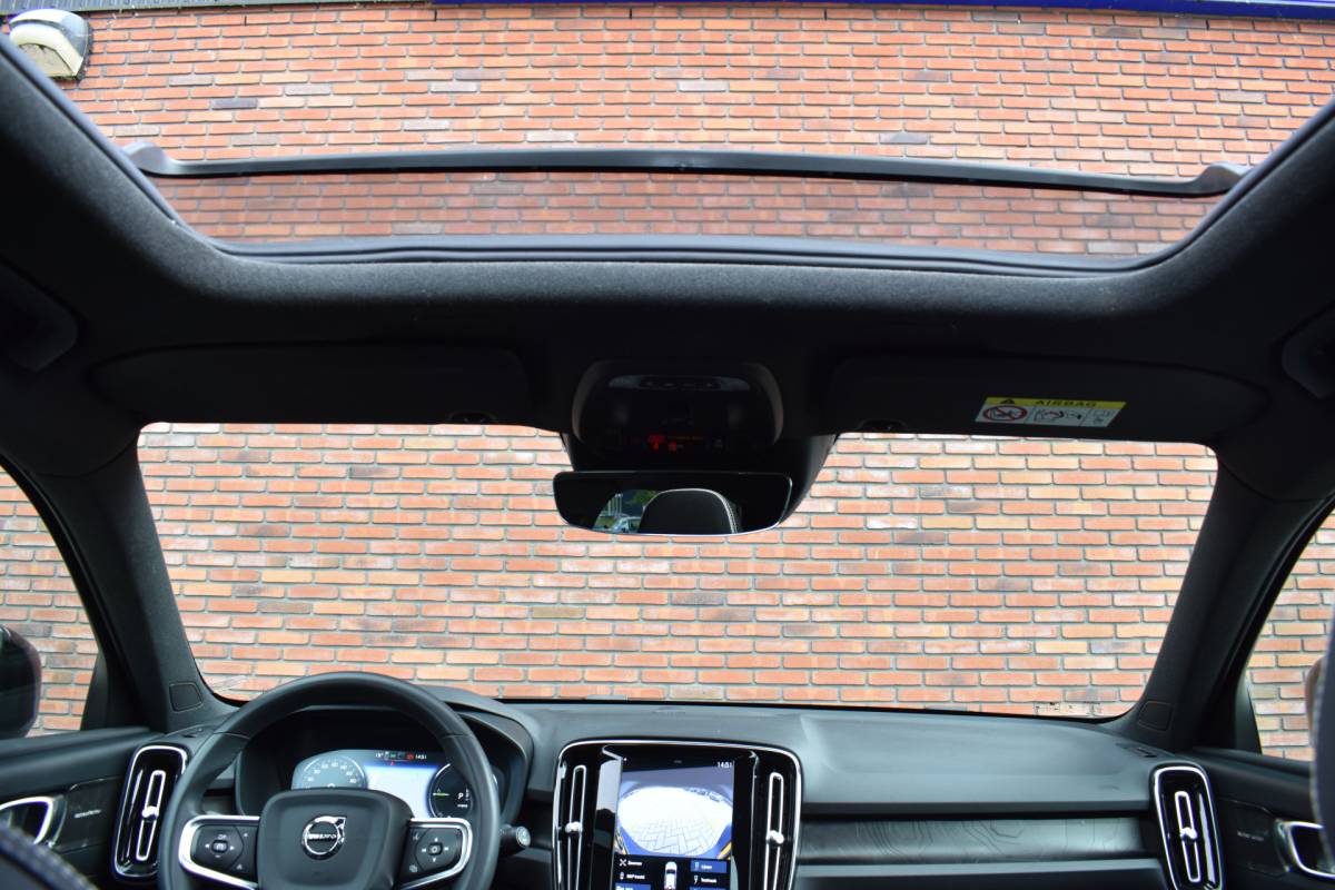 Volvo XC40 Volvo XC40 T5 262PK Recharge Ultimate Dark | Luxury-pakket | Trekhaak | Rondomzicht camera