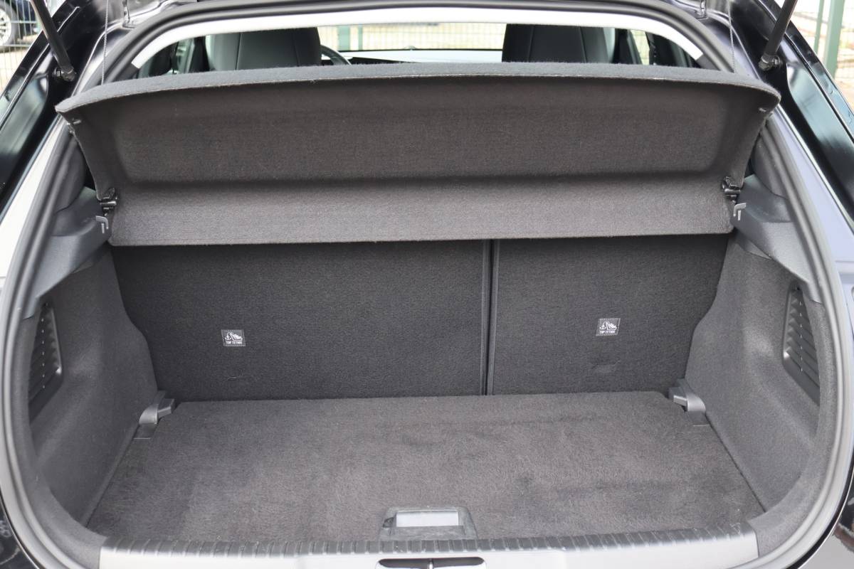 Opel Mokka-e Opel Mokka Electric Level 3 50 kWh / NL-Auto / Warmtepomp / Clima / Clima / 17″