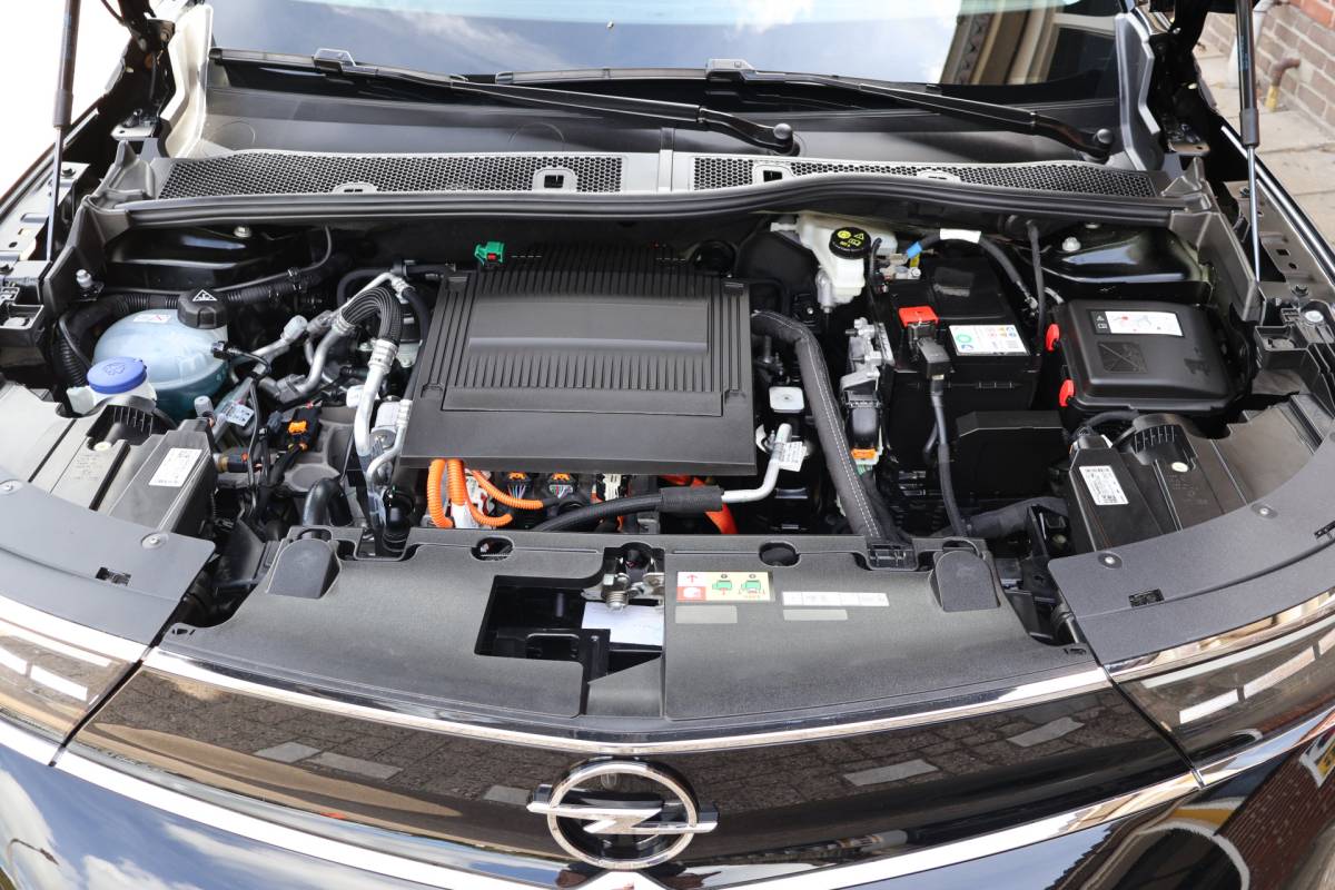 Opel Mokka-e Opel Mokka Electric Level 3 50 kWh / NL-Auto / Warmtepomp / Clima / Clima / 17″