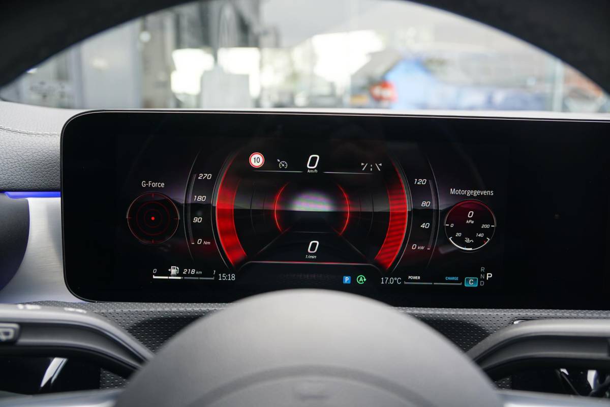 Mercedes-Benz CLA Mercedes-Benz CLA-klasse Shooting Brake AMG + BURMESTER / HEAD-UP / PANO / 360 CAMERA / MEMORY