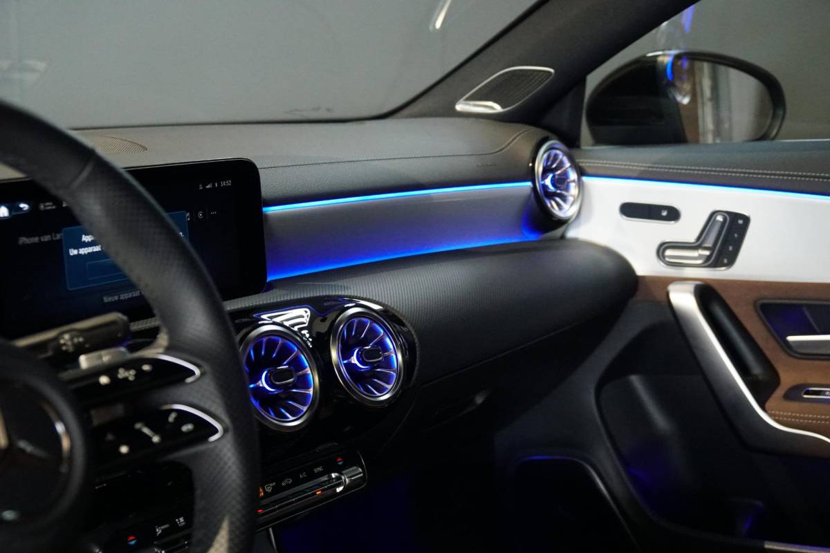 Mercedes-Benz CLA Mercedes-Benz CLA-klasse Shooting Brake AMG + BURMESTER / HEAD-UP / PANO / 360 CAMERA / MEMORY