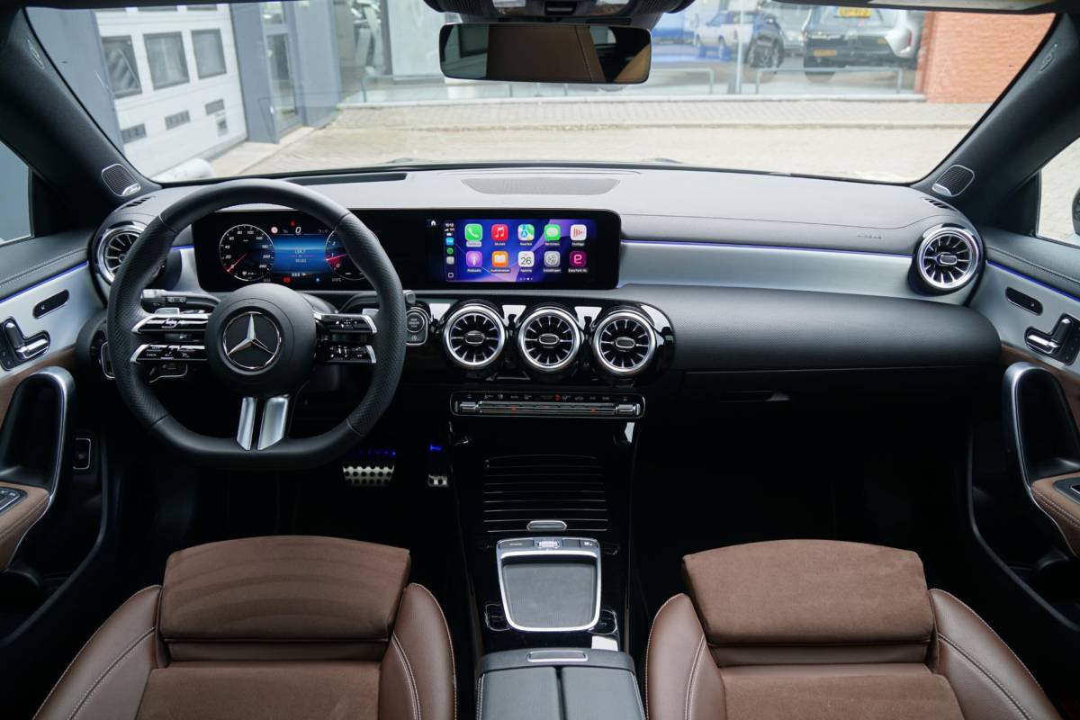 Mercedes-Benz CLA Mercedes-Benz CLA-klasse Shooting Brake AMG + BURMESTER / HEAD-UP / PANO / 360 CAMERA / MEMORY
