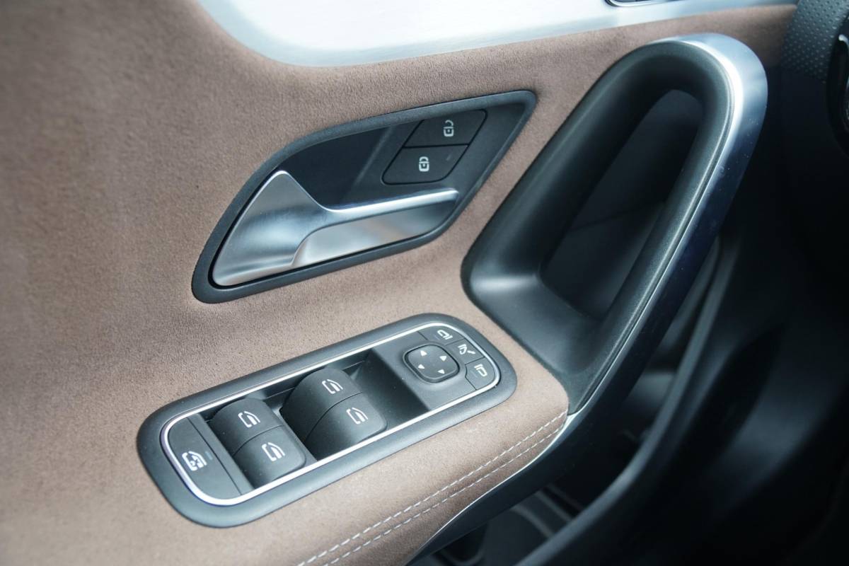 Mercedes-Benz CLA Mercedes-Benz CLA-klasse Shooting Brake AMG + BURMESTER / HEAD-UP / PANO / 360 CAMERA / MEMORY