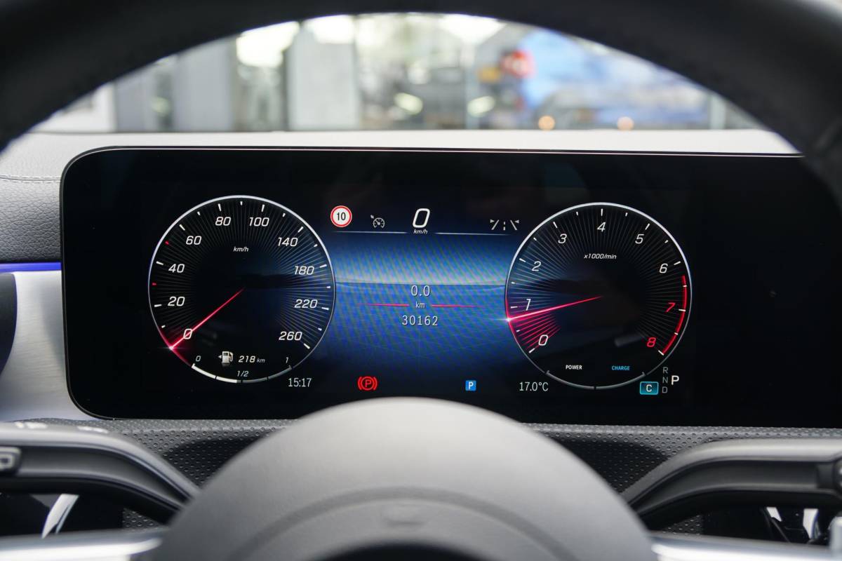 Mercedes-Benz CLA Mercedes-Benz CLA-klasse Shooting Brake AMG + BURMESTER / HEAD-UP / PANO / 360 CAMERA / MEMORY