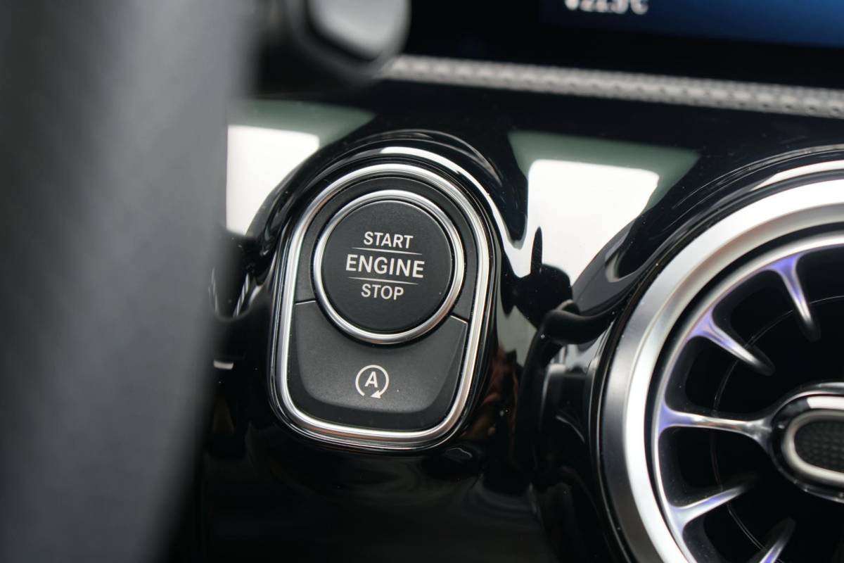 Mercedes-Benz CLA Mercedes-Benz CLA-klasse Shooting Brake AMG + BURMESTER / HEAD-UP / PANO / 360 CAMERA / MEMORY