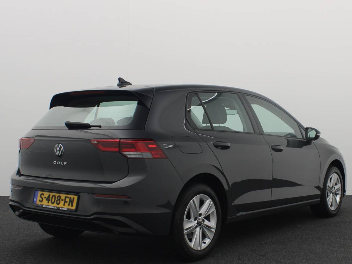 Volkswagen Golf Volkswagen Golf 1.0 TSI Life CARPLAY / CLIMA / PDC V+A / LED / TREKHAAK / LANE ASS / 6 VERSN