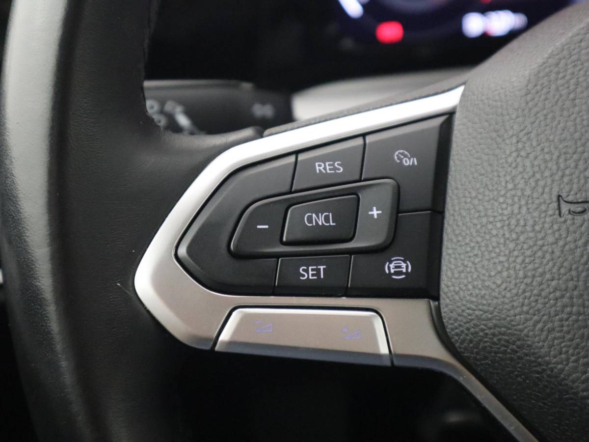 Volkswagen Golf Volkswagen Golf 1.0 TSI Life CARPLAY / CLIMA / PDC V+A / LED / TREKHAAK / LANE ASS / 6 VERSN