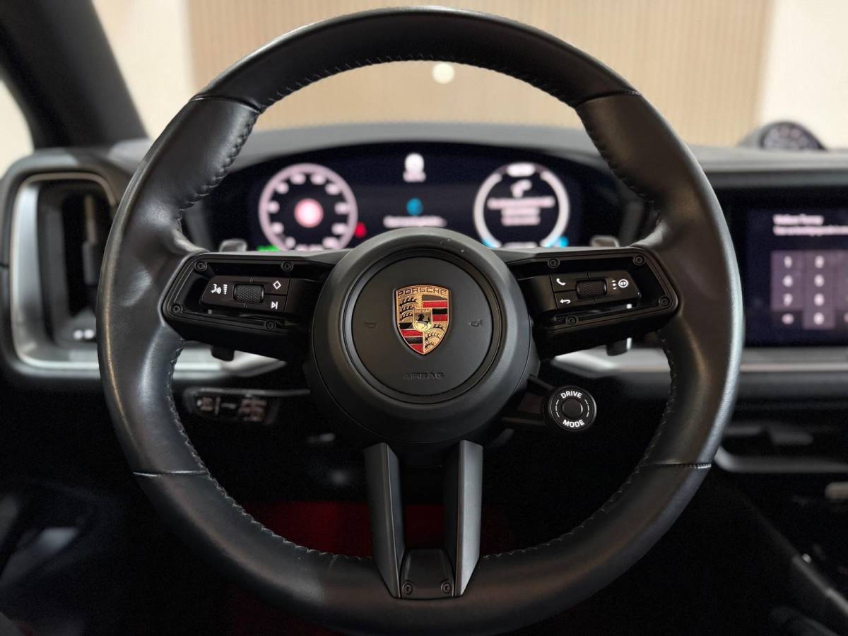 Porsche Cayenne Porsche Cayenne Porsche Cayenne 3.0 V6 462pk E-hybrid Sport Chrono+ Passenger Display Pano 360C 4Wiel besturing luchtvering