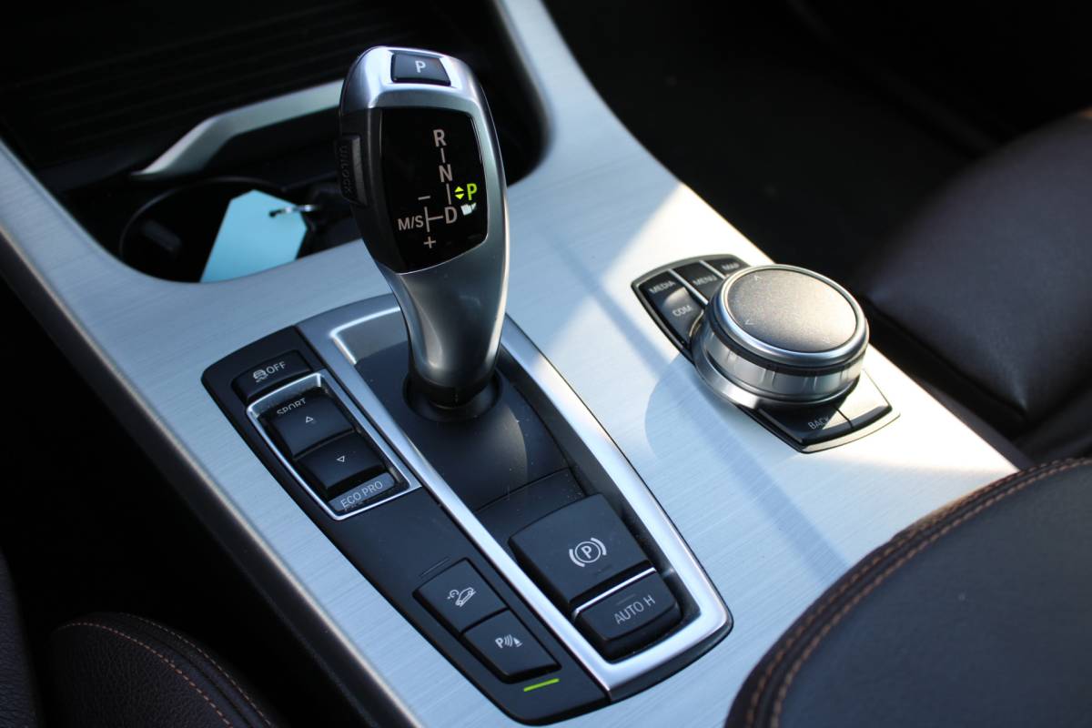 BMW X3 BMW X3 xDrive20i High Executive M-SPORT ORG NL LEER NAVI PANO 140000KM!!!