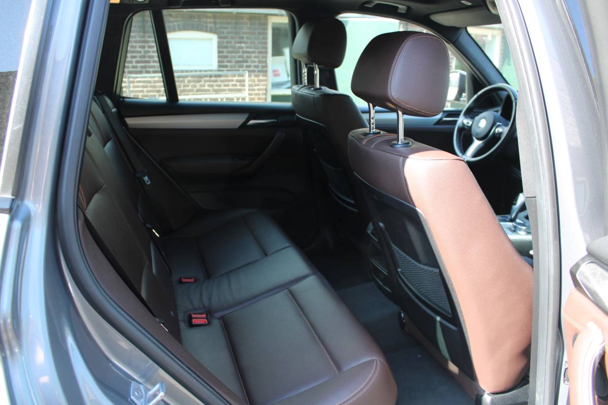 BMW X3 BMW X3 xDrive20i High Executive M-SPORT ORG NL LEER NAVI PANO 140000KM!!!