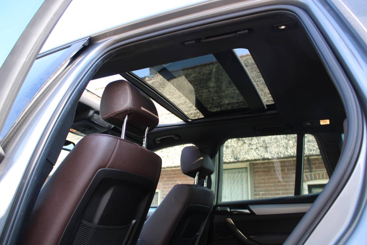 BMW X3 BMW X3 xDrive20i High Executive M-SPORT ORG NL LEER NAVI PANO 140000KM!!!