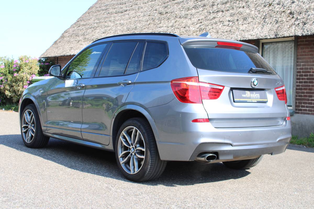 BMW X3 BMW X3 xDrive20i High Executive M-SPORT ORG NL LEER NAVI PANO 140000KM!!!