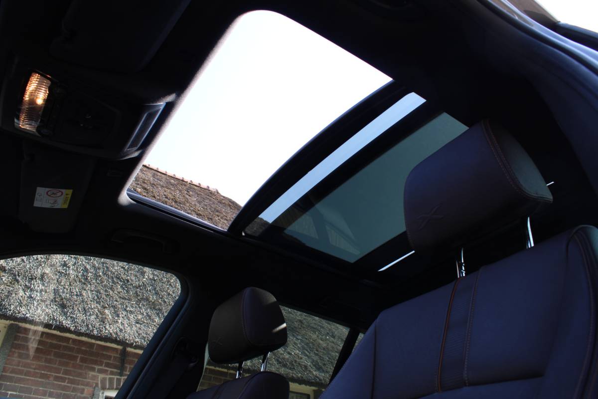 BMW X3 BMW X3 xDrive20i High Executive M-SPORT ORG NL LEER NAVI PANO 140000KM!!!